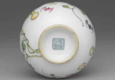 图片[3]-Porcelain vase with paired handles and prosperity decoration in painted enamels, Qing dynasty, Qianlong reign (1736-1795)-China Archive